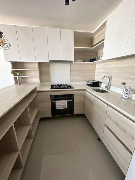 Home Cavero, Moderno Y Completo Departamento Λίμα Εξωτερικό φωτογραφία